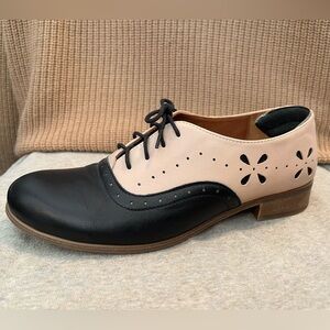 Julia Bo Floral Brogue Leather Oxfords - Size 39